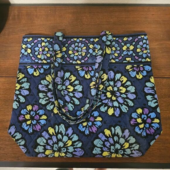 Vera Bradley Shoulder Bag - Picture 1 of 5